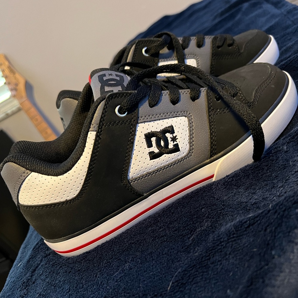 DC size 8 mens